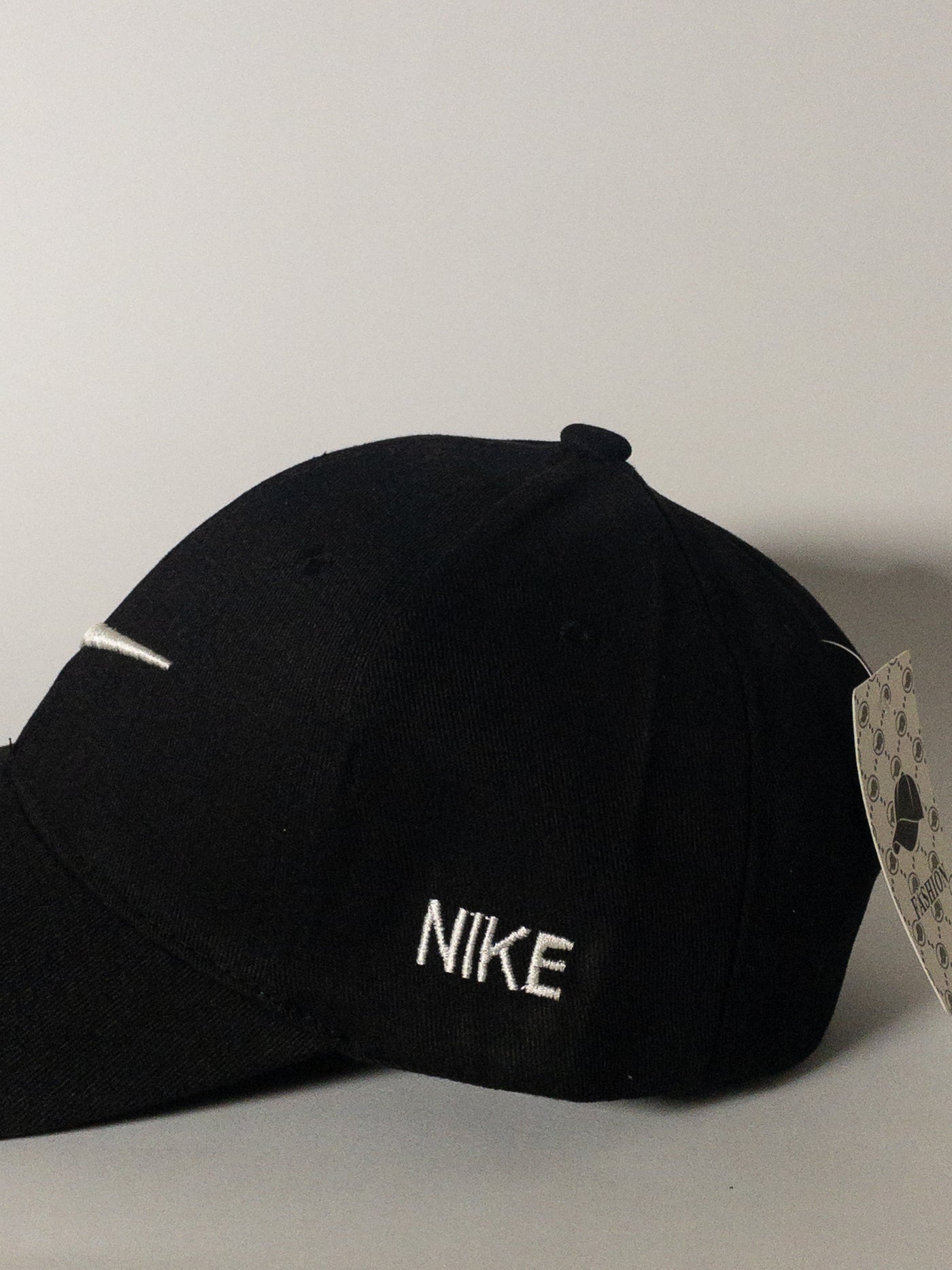 04) Nike Baseball Cap